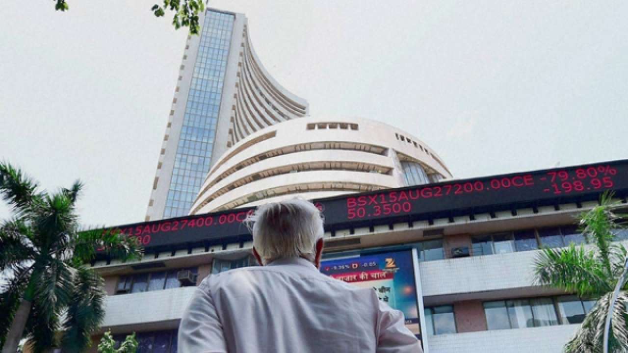 Sensex crashes 505 points on rupee woes, global worries