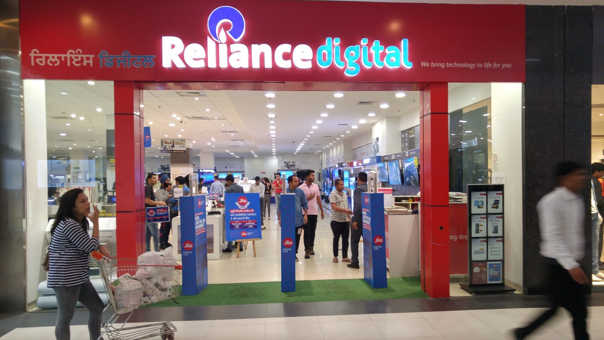 OnePlus, Reliance Digital partner to elevate customer experience in India