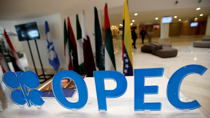OPEC considers 2019 oil production cuts in yet another U-turn