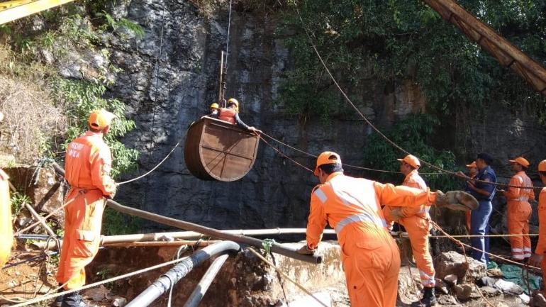 Navy divers get into rescue action at Meghalaya mine disaster site