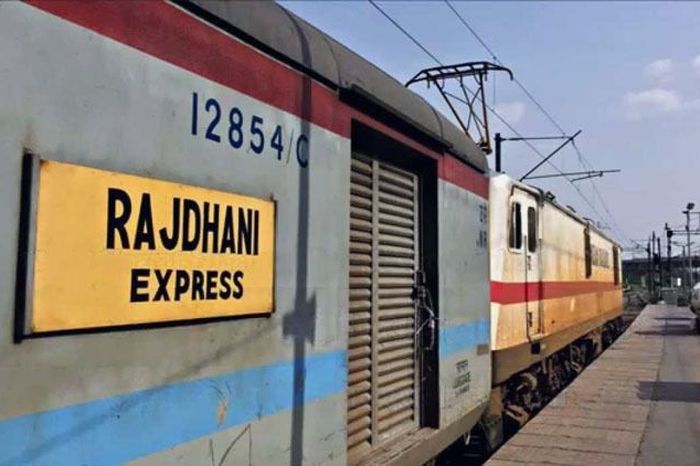 Indian Railways to equip TTEs with devices to check realtime seat availability