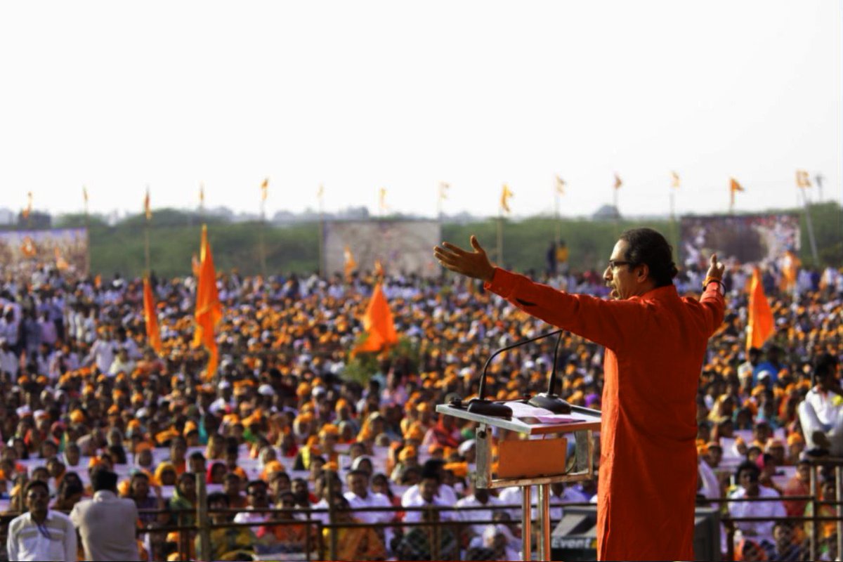 After Rahul Gandhi, Uddhav Thackeray uses “chowkidar chor hai” slogan to attack Narendra Modi