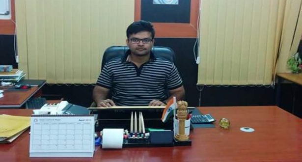 Naveen Patnaik lauds two district collectors-Samarth Verma, Kulange Vijay Amruta