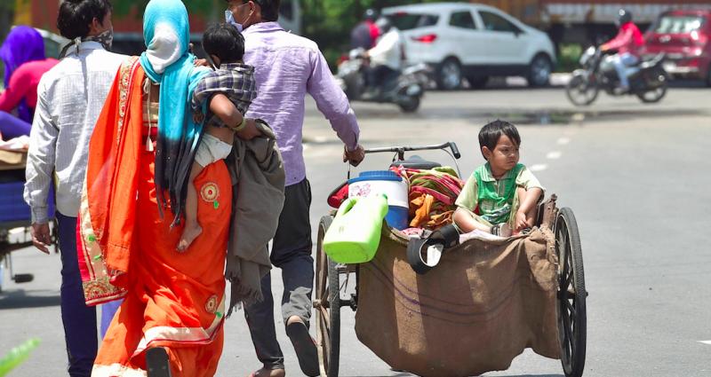 Supreme Court mulls granting 15 days to Centre, states for transporting migrant workers