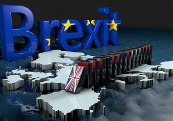 Brexit brinkmanship: UK tells EU door still open for deal