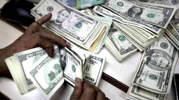 India’s forex reserves increase by USD 689 million to USD 584.55 billion