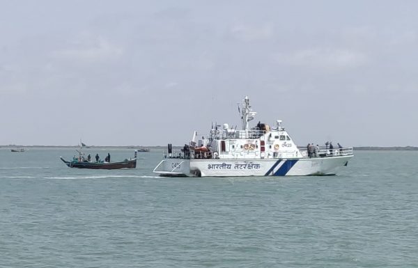 Indian Coast Guard seizes Pakistani boat with heroin worth Rs 300 crore off Gujarat