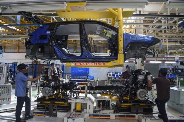 India aims to double auto industry size to Rs 15 trillion by 2024 end: Nitin Gadkari